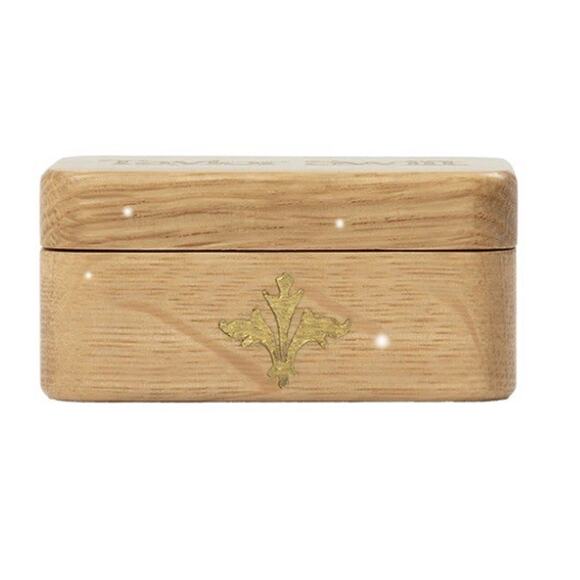 SHIPS IN 24 HRS Taylor Swift Debut Self-Titled Guitar Pick Set w/ Wood Box NEW - Picture 4 of 9